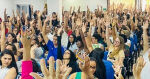 Professores da rede particular da Bahia aprovam novas paralisações durante as aulas