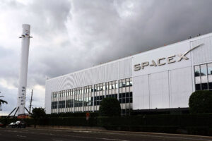 SpaceX: empresa japonesa reserva 500 kg de espaço de carga em missão à Lua