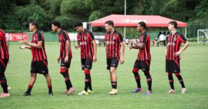 Vitória perde para o Flu de Feira e precisará de reação para chegar à final do Baianão Sub-20