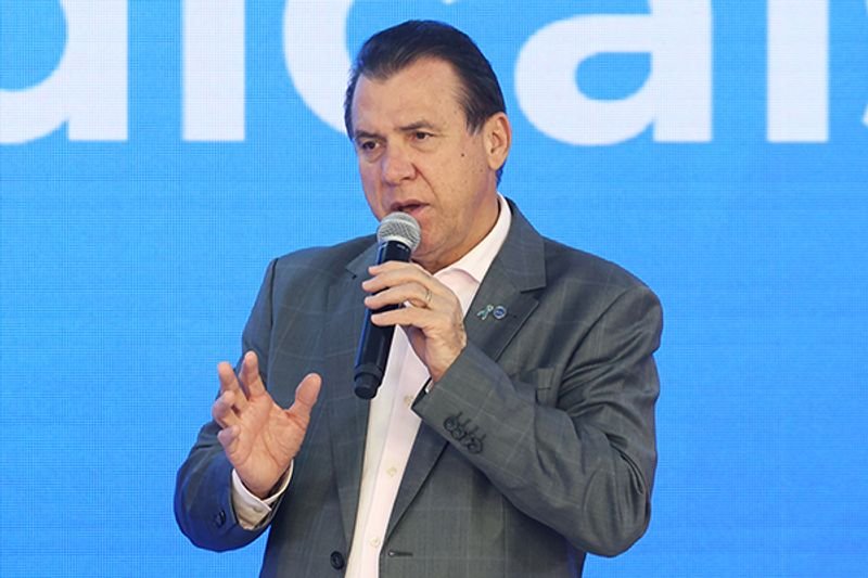 Votação do fim da escala 6x1 deve ficar para depois das eleições, admite ministro do Trabalho