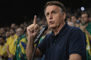 Bolsonaro afirma a Moraes que desconhecia vídeo de IA utilizado por Flávio na convenção do PL