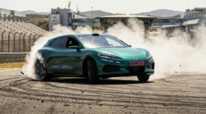 BYD inova com sistema que realiza drifts autônomos via desenho na tela
