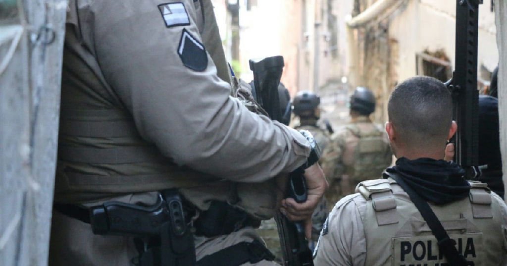 Polícia Militar da Bahia abre processo contra soldado foragido por roubo e agressão em Anguera