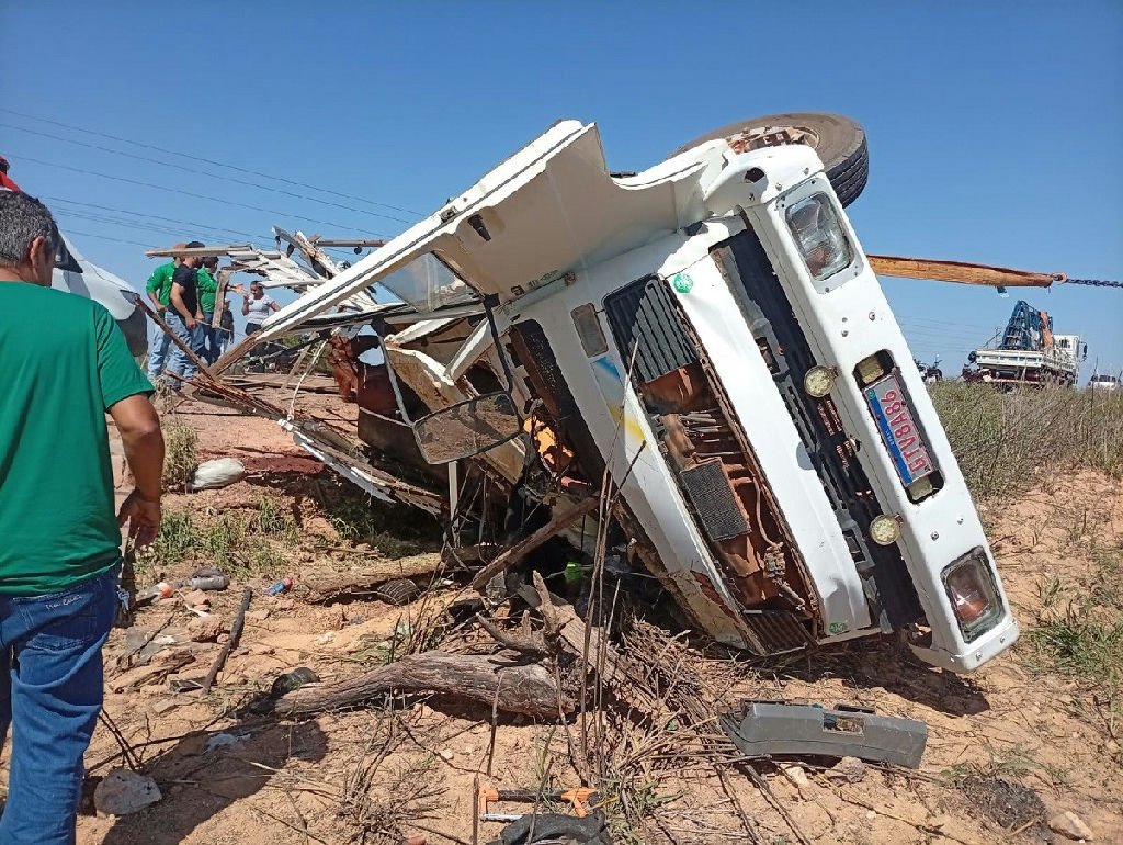 Acidente com caminhão boiadeiro na Pa-279 deixa um morto e motorista ferido em Tucumã