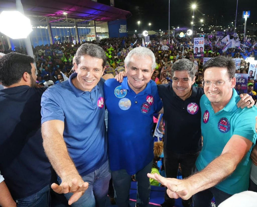 ACM Neto inaugura comitê de campanha em Salvador com presença de aliados