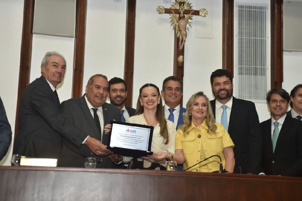 Assembleia Legislativa da Bahia homenageia os 215 anos da Associação Comercial da Bahia