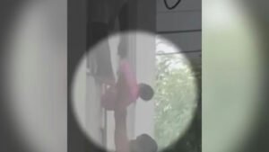 Avó utiliza sacola plástica para salvar bebê de incêndio em prédio de Manaus