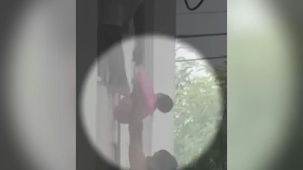 Avó utiliza sacola plástica para salvar bebê de incêndio em prédio de Manaus
