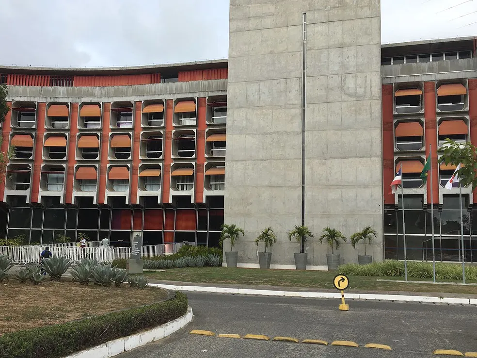 Bahia autoriza pagamento em dinheiro para servidores que abrirem mão de licença-prêmio