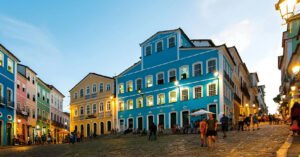 Bahia lidera recepção de turistas internacionais no Nordeste em 2026