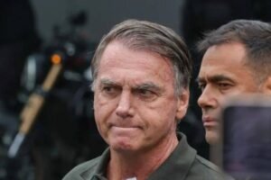 Bolsonaro solicita a Moraes permissão para aulas particulares de filha em residência