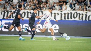 Botafogo projeta alterações na equipe para enfrentar o Vitória no Barradão