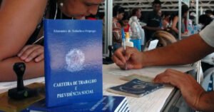 Brasil registra expansão de 19,1% no mercado de trabalho formal desde 2023