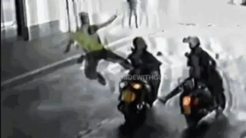 Brasileiro reage a tentativa de furto de moto em Londres com golpe de artes marciais