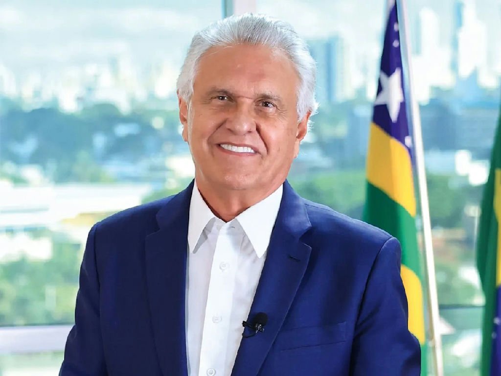 Caiado reforça defesa da ciência e da vacinação em debate sobre saúde