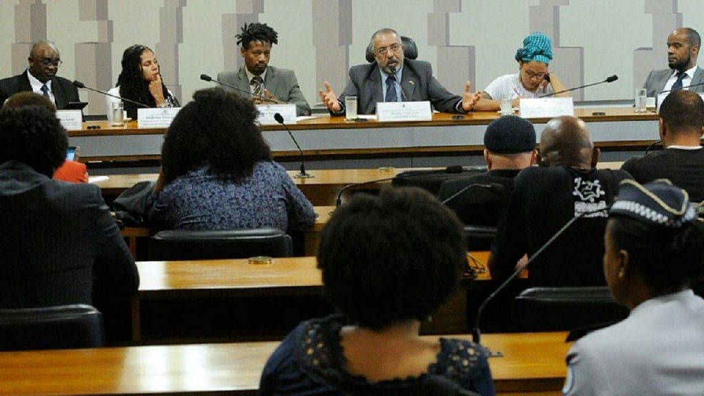 Candidatos negros somam 49,8% nas Eleições 2026 sob alerta de queda no financiamento de campanha