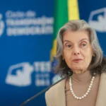 Cármen Lúcia celebra...