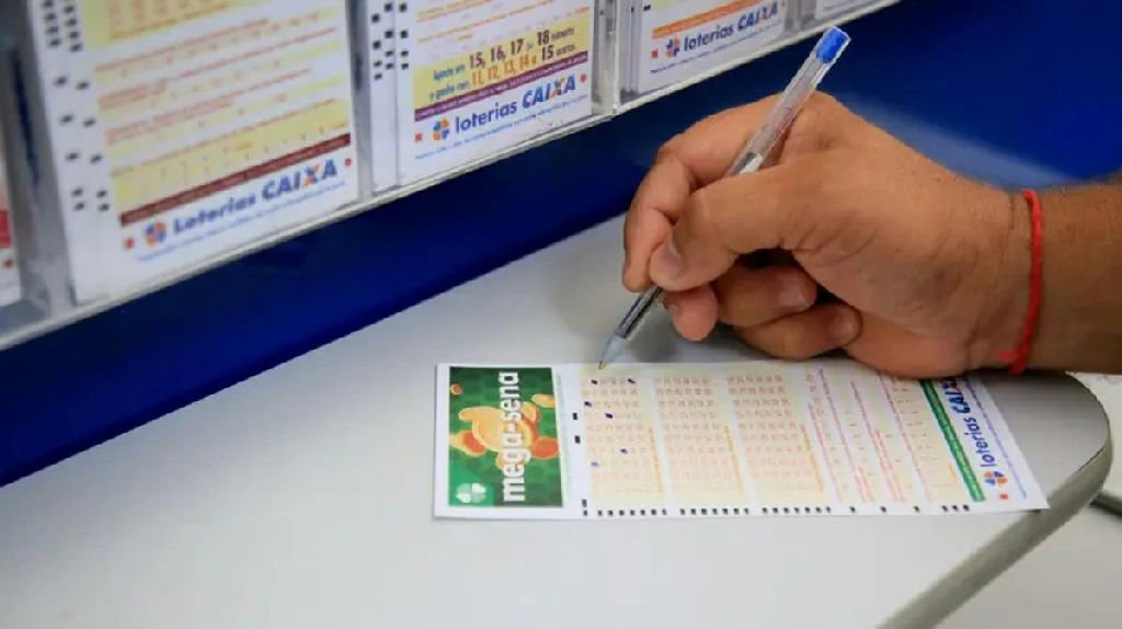 Cinco apostas do Paraná ganham quina da Mega-sena; prêmio principal acumula em R$ 165 milhões
