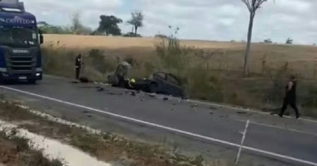 Colisão frontal na Br-116 resulta em morte de motorista em Santa Bárbara
