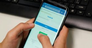 Conselho Constitucional da França barra lei de restrição a redes sociais para menores
