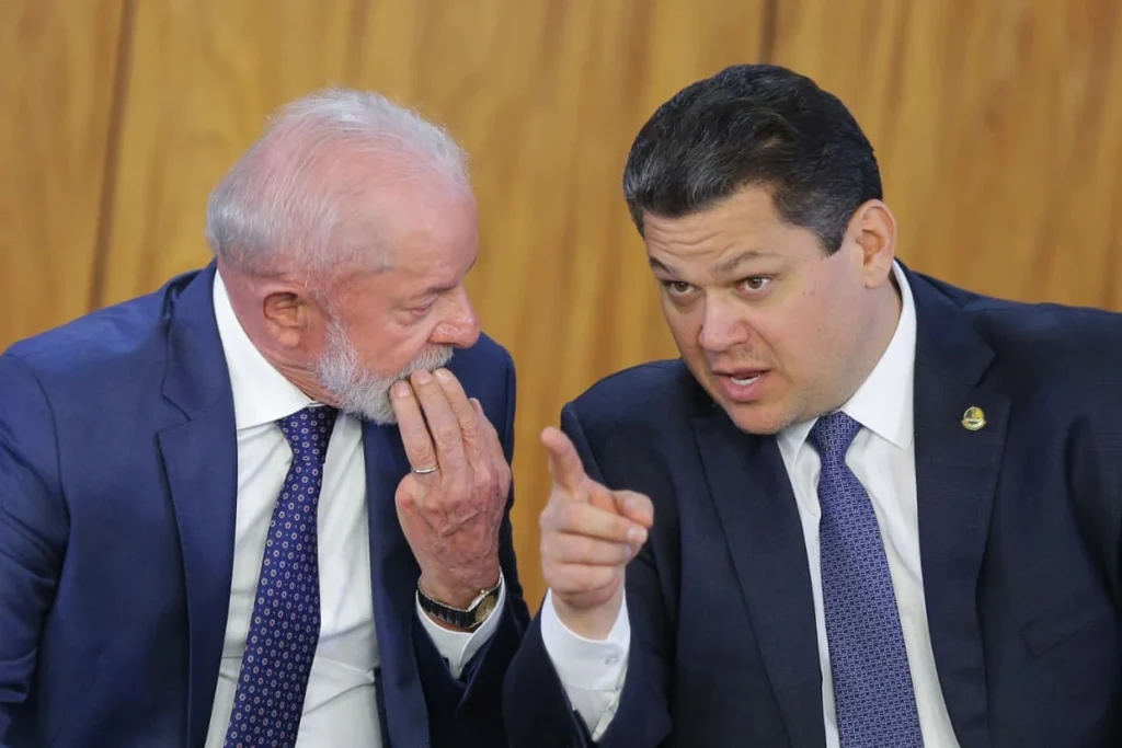 Davi Alcolumbre ganha apelido de sheik após descoberta de petróleo na Foz do Amazonas
