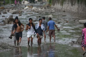 Deslizamento no Nepal e Tibete eleva número de desaparecidos para mais de 2,4 mil