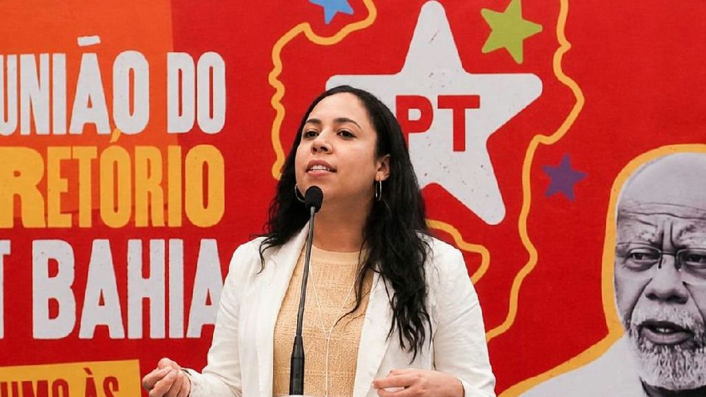 Dirigente do PT critica uso de mulheres em caminhada política de ACM Neto