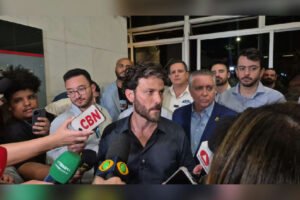 Divisão interna força candidatos avulsos na chapa de Simões ao Senado