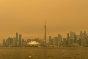 Estudo revela que mudanças climáticas aumentaram em dobro risco de incêndios no Canadá