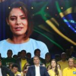 Flávio Bolsonaro altera...