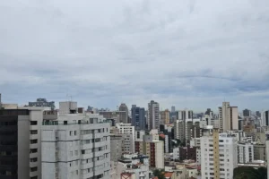 Frente fria altera o clima em Minas Gerais com previsão de chuva e queda nas temperaturas