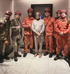 Gilberto Gil é resgatado após ficar preso em elevador no Rio de Janeiro