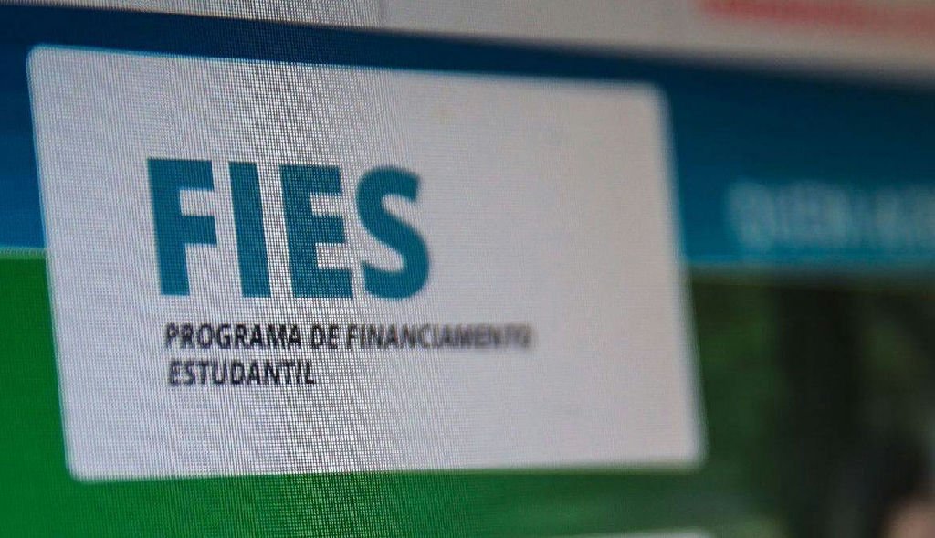 Governo autoriza crédito de R$ 1 bilhão para estudantes adimplentes do Fies