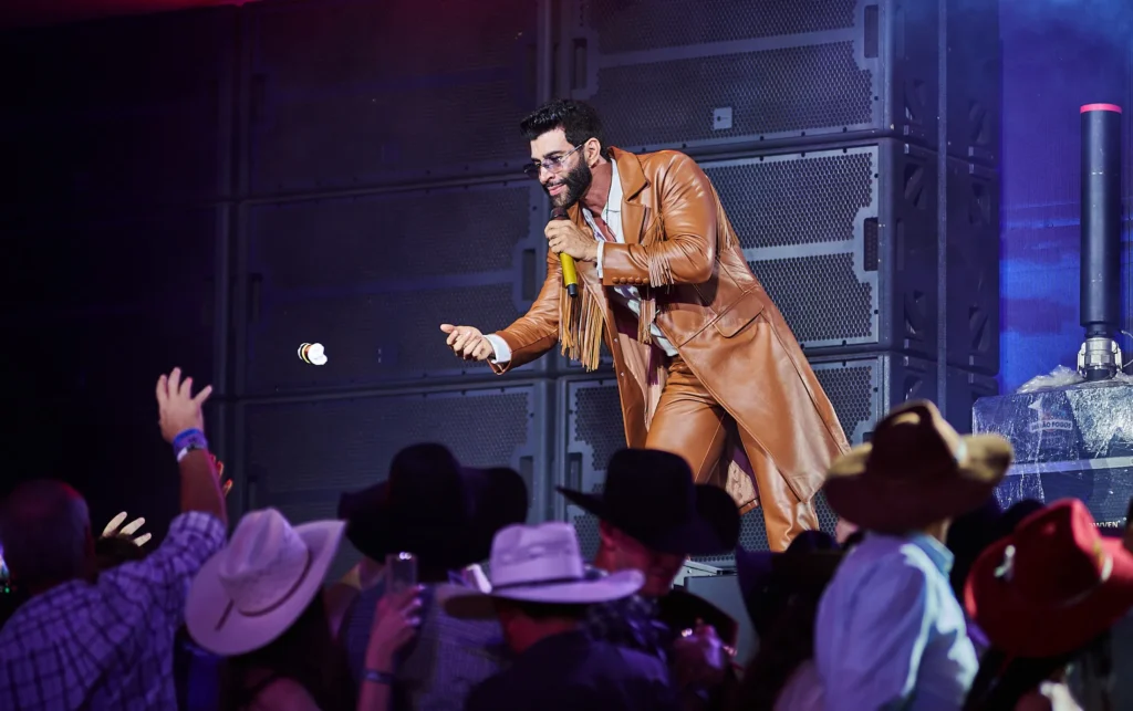 Gusttavo Lima comanda multidão em show memorável na Festa do Peão de Barretos