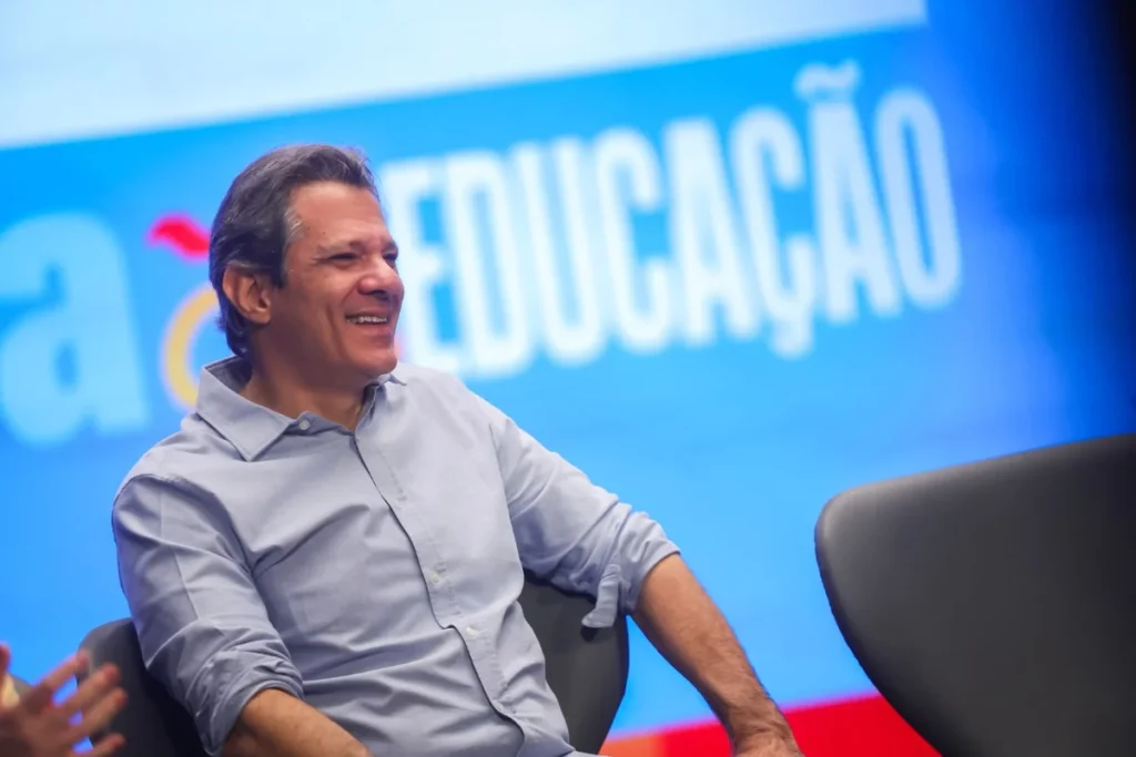 Haddad questiona pesquisas eleitorais e prioriza dados internos do PT em São Paulo