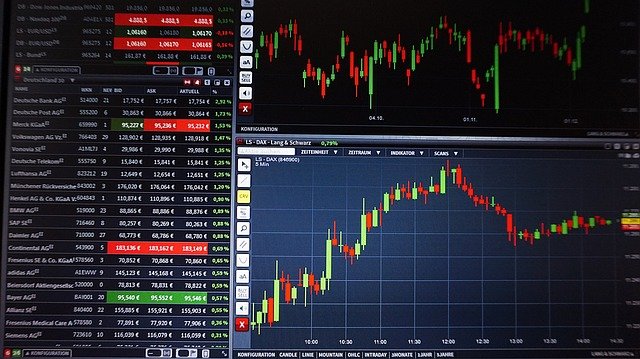 Ibovespa mantém trajetória de alta enquanto Banco Central intervém no câmbio
