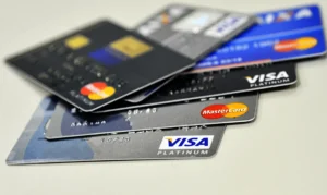 Inadimplência bancária atinge patamar recorde de 4,9% em julho