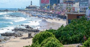 Inema aponta 20 praias impróprias para banho em Salvador neste fim de semana