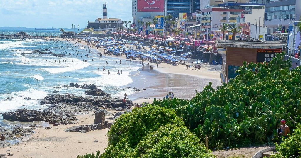 Inema aponta 20 praias impróprias para banho em Salvador neste fim de semana