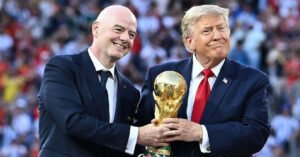 Infantino busca apoio político em meio à crise na Fifa após fracasso de plano bilionário