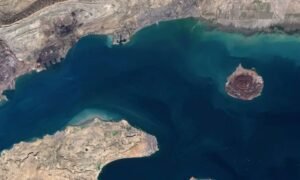 Irã ameaça retaliação após ataque dos Estados Unidos à ilha de Larak