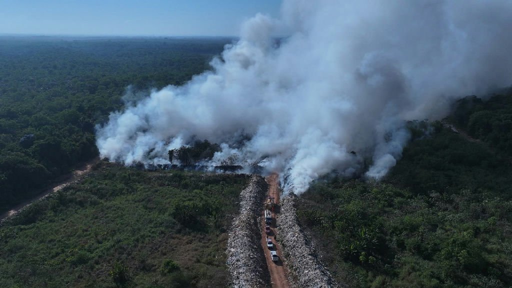 Iranduba é multada em R$ 2,5 milhões pelo Ipaam após incêndio em lixão