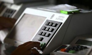 Irregularidades no uso de verba pública por partidos políticos e punições insuficientes
