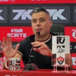 Jair Ventura celebra...