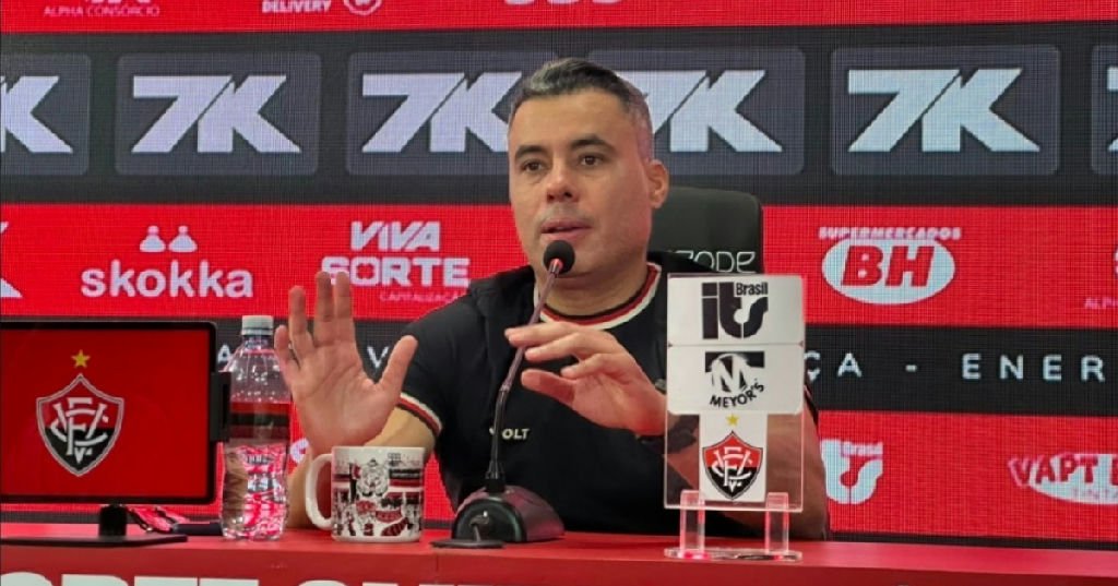 Jair Ventura celebra desempenho ofensivo do Vitória após vitória contra o Botafogo