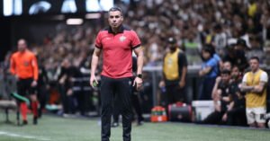 Jair Ventura pede união no Vitória após derrota para o Atlético-mg