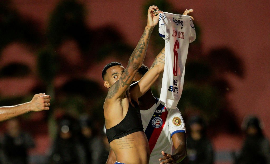Jean Lucas celebra gol decisivo no Bavi e rebate polêmica sobre comemoração