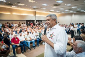 Jerônimo Rodrigues mobiliza mais de 330 prefeitos em Salvador para estratégia eleitoral
