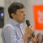 João Amoêdo critica...