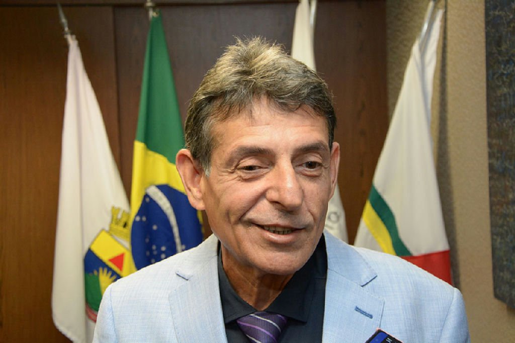 Juiz afastado após beber em sessão recebeu R$ 105 mil em rendimentos